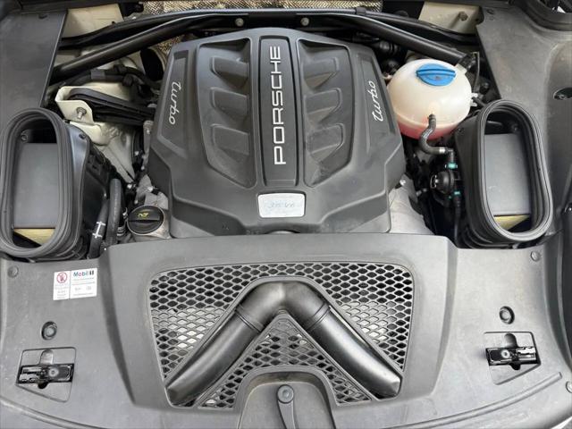 2015 Porsche Macan Turbo