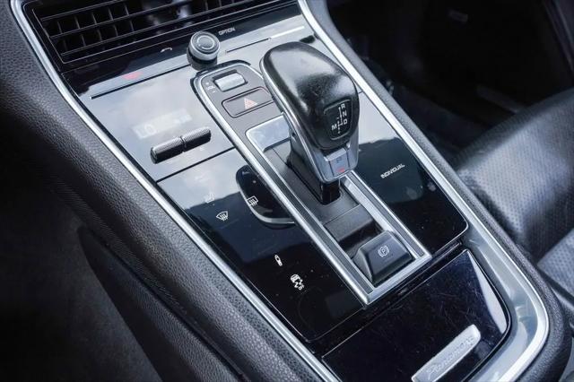 2020 Porsche Panamera E-Hybrid 4 10 Years Edition