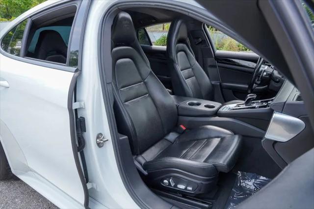 2020 Porsche Panamera E-Hybrid 4 10 Years Edition