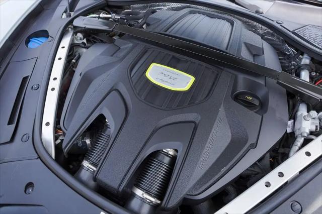 2020 Porsche Panamera E-Hybrid 4 10 Years Edition