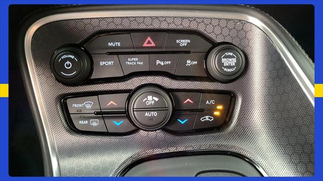2017 Dodge Challenger 392 Hemi Scat Pack Shaker