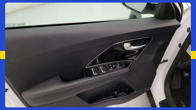 2022 Kia Niro LXS SE