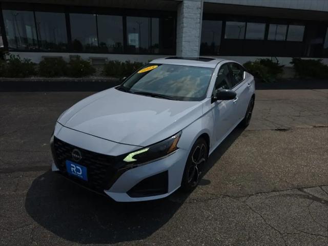 2023 Nissan Altima SR Intelligent AWD for sale in Muncie, IN