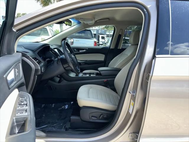 2020 Ford Edge SE