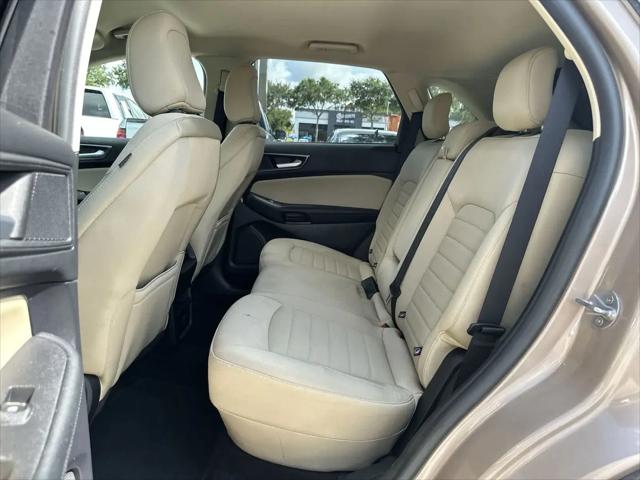 2020 Ford Edge SE