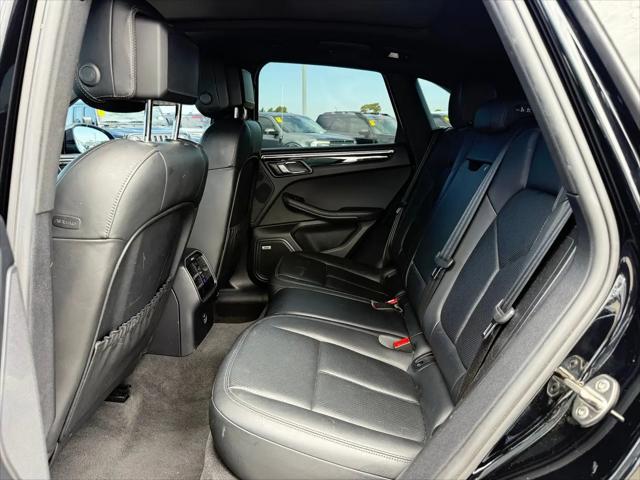 2021 Porsche Macan Macan