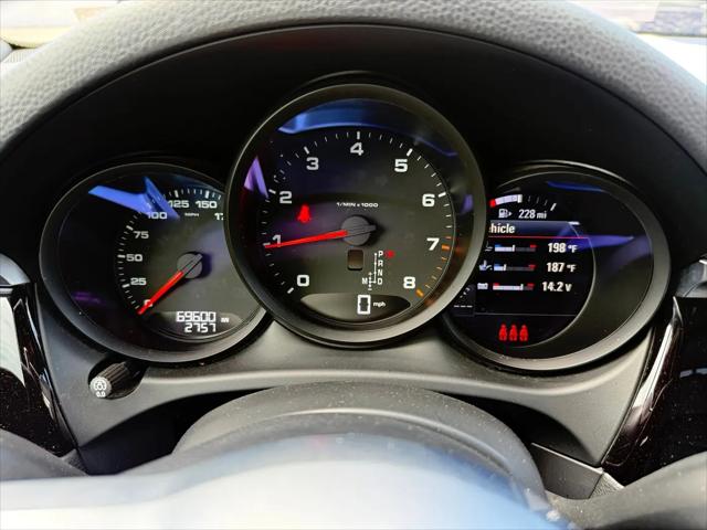 2021 Porsche Macan Macan