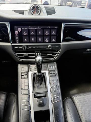 2021 Porsche Macan Macan