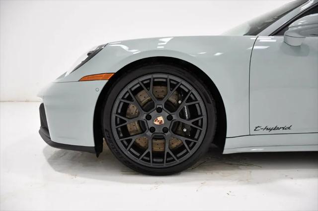 2026 Porsche 911 Carrera 4 GTS Cabriolet