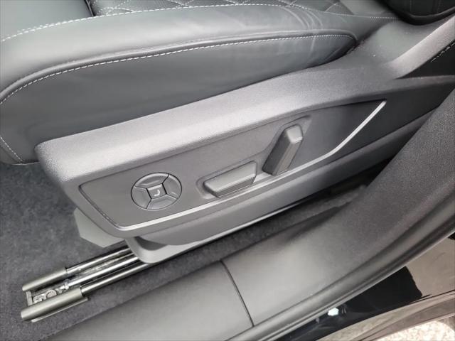 2025 Audi SQ5 Premium Plus TFSI quattro S tronic