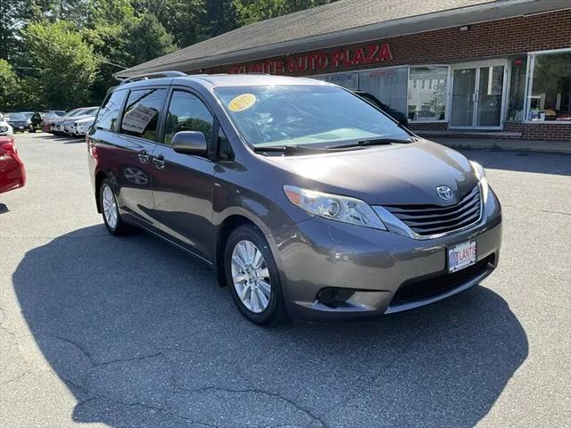2017 Toyota Sienna LE 7 Passenger
