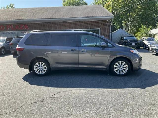 2017 Toyota Sienna LE 7 Passenger