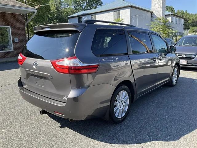 2017 Toyota Sienna LE 7 Passenger