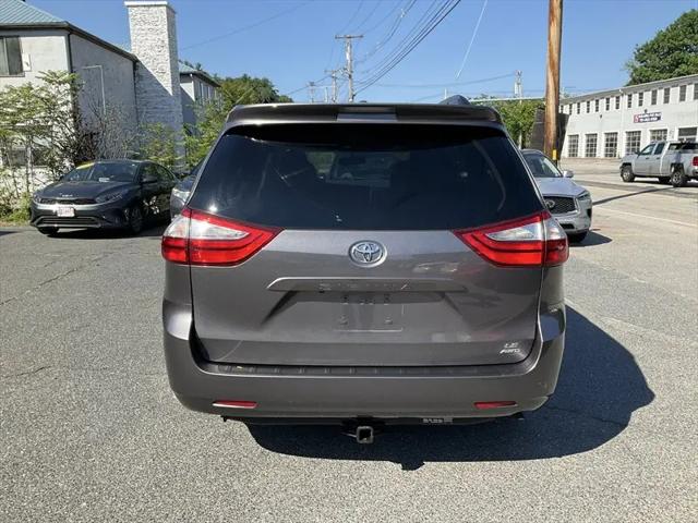 2017 Toyota Sienna LE 7 Passenger