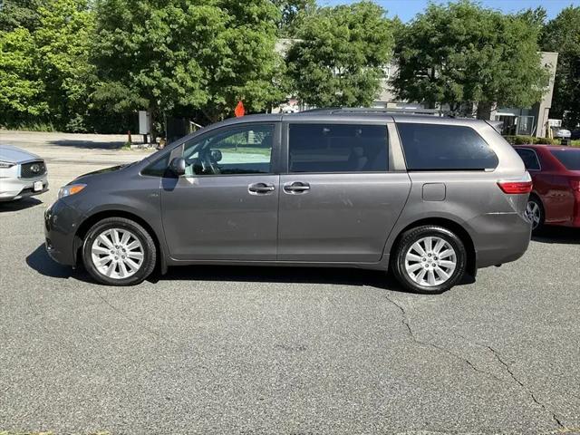 2017 Toyota Sienna LE 7 Passenger