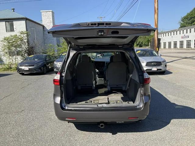 2017 Toyota Sienna LE 7 Passenger