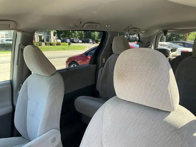 2017 Toyota Sienna LE 7 Passenger