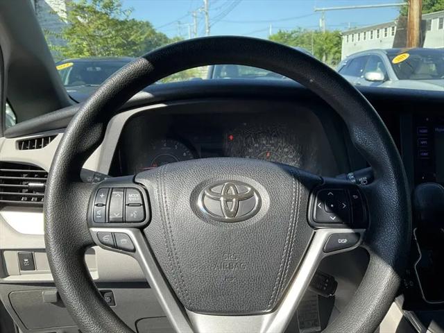 2017 Toyota Sienna LE 7 Passenger