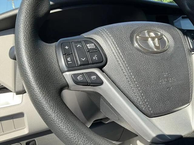 2017 Toyota Sienna LE 7 Passenger