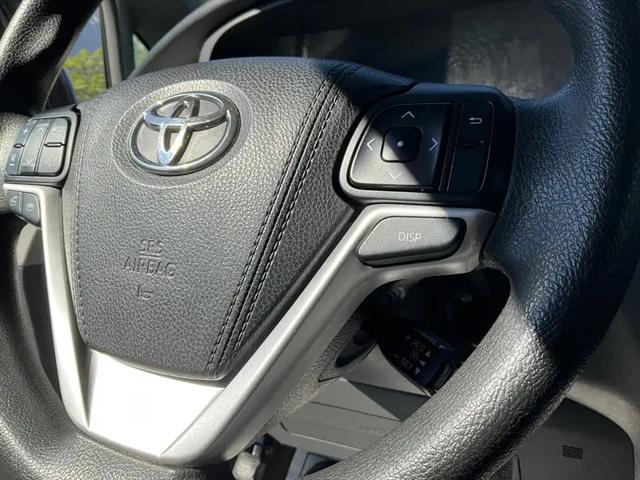 2017 Toyota Sienna LE 7 Passenger