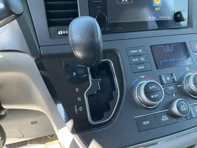 2017 Toyota Sienna LE 7 Passenger