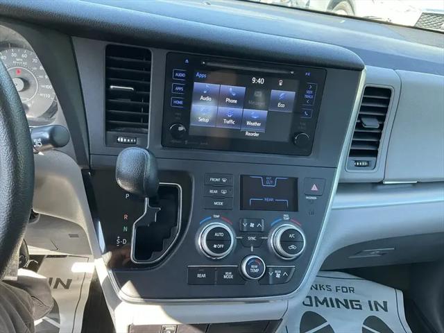 2017 Toyota Sienna LE 7 Passenger