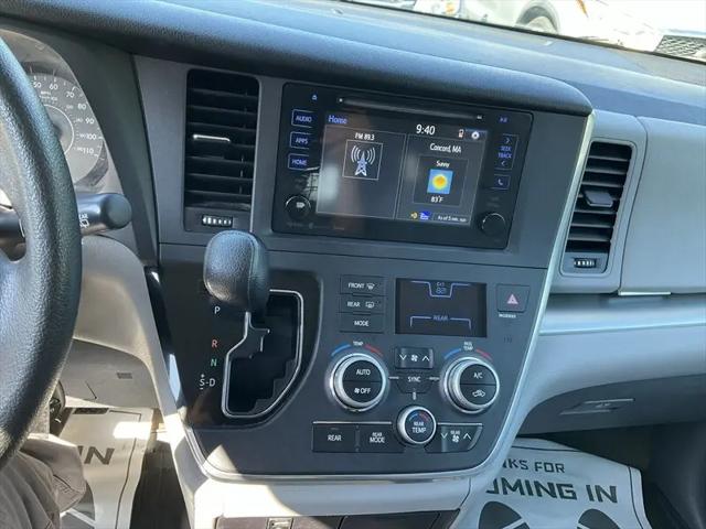 2017 Toyota Sienna LE 7 Passenger