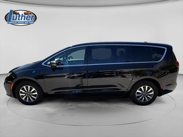 2025 Chrysler Pacifica Hybrid Select 2025 Chrysler Pacifica Hybrid Select