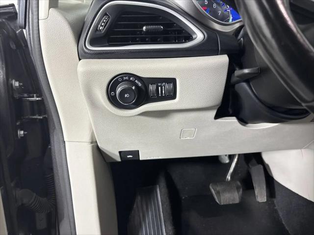 2021 Chrysler Pacifica Touring L