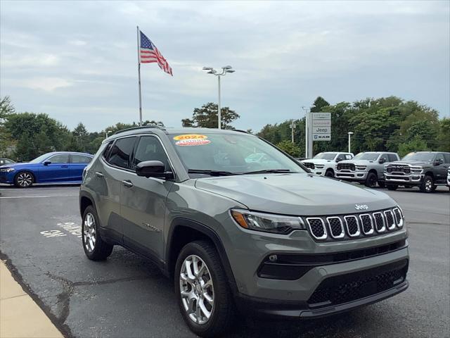 2024 Jeep Compass Latitude Lux FWD 2024 Jeep Compass Latitude Lux FWD