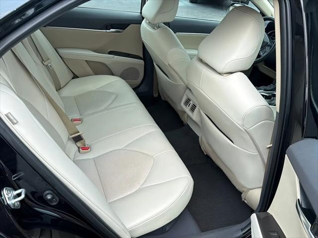 2022 Toyota Camry Hybrid XLE