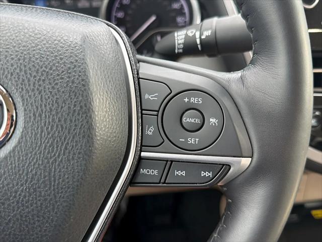 2022 Toyota Camry Hybrid XLE