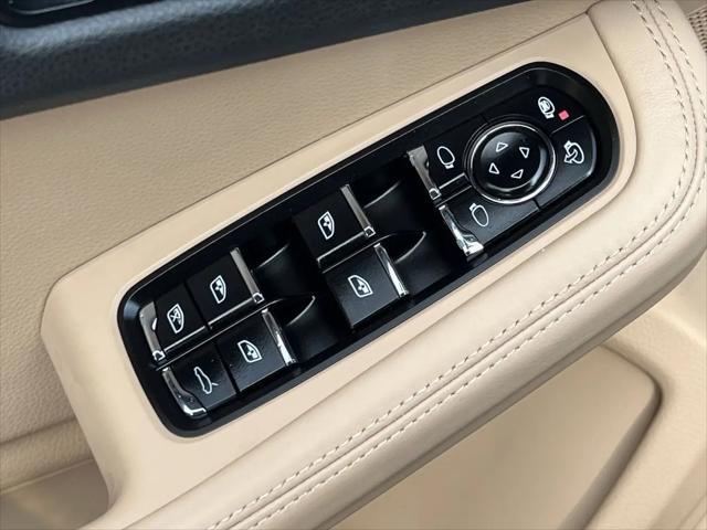 2021 Porsche Macan Macan