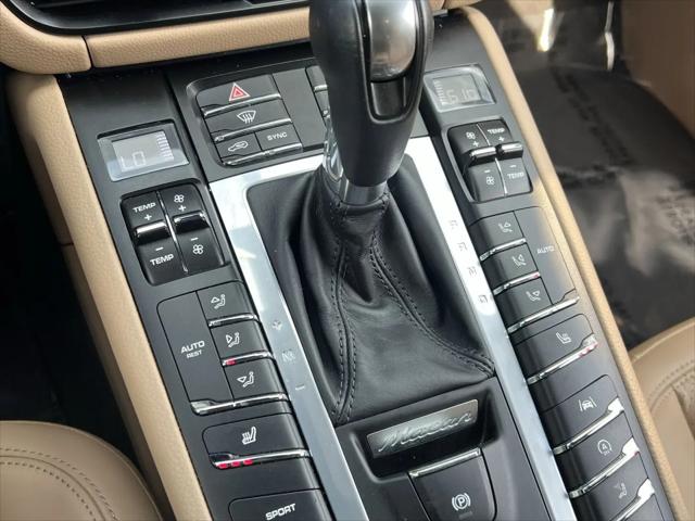 2021 Porsche Macan Macan