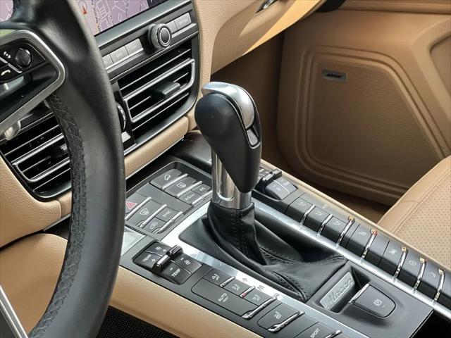 2021 Porsche Macan Macan