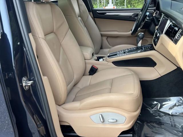 2021 Porsche Macan Macan