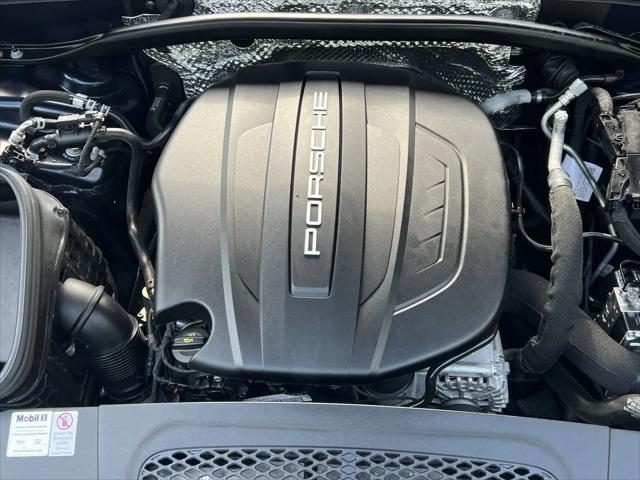 2021 Porsche Macan Macan