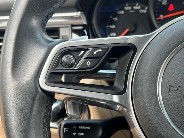2021 Porsche Macan Macan