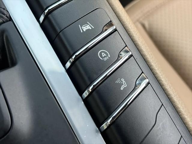 2021 Porsche Macan Macan