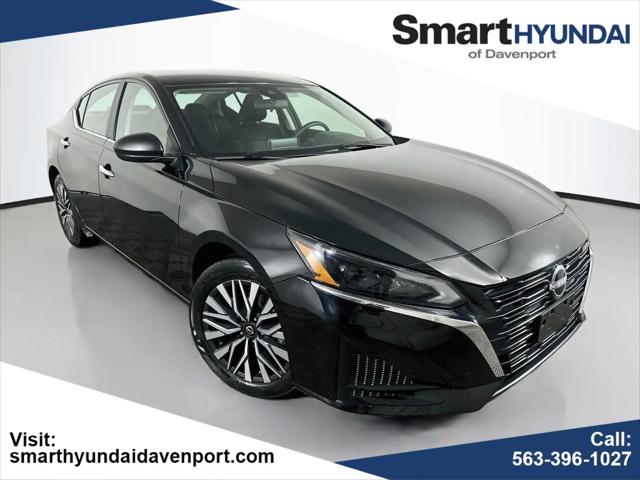 2025 Nissan Altima SV FWD for sale in Davenport, IA