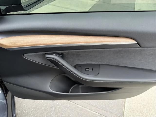 2021 Tesla Model 3 Standard Range Plus Rear-Wheel Drive