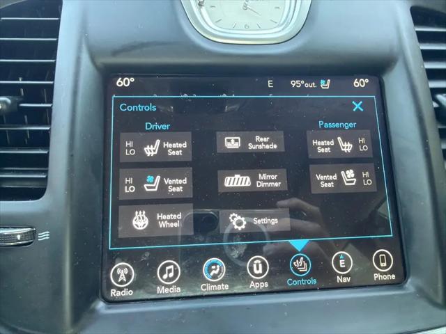 2017 Chrysler 300 C