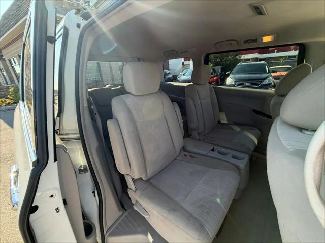 2011 Nissan Quest SV