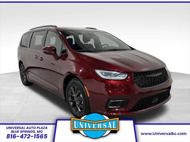 2021 Chrysler Pacifica Touring for sale in Blue Springs, MO