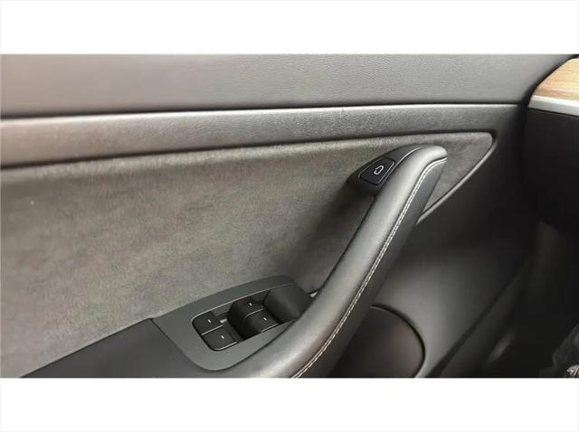 2021 Tesla Model 3 Standard Range Plus Rear-Wheel Drive