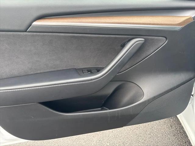 2021 Tesla Model 3 Standard Range Plus Rear-Wheel Drive