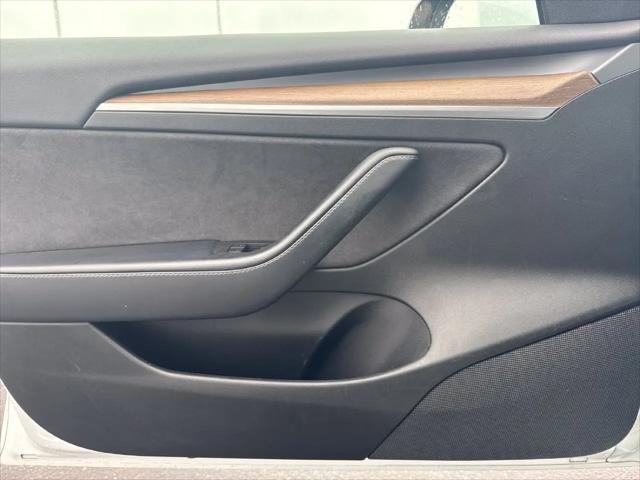 2021 Tesla Model 3 Standard Range Plus Rear-Wheel Drive