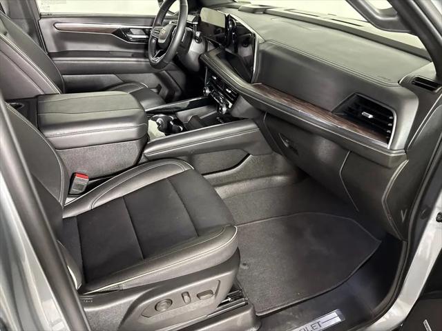 2025 Chevrolet Suburban 2WD Premier