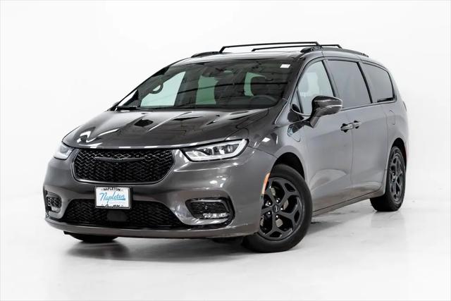 2022 Chrysler Pacifica Hybrid Limited for sale in Elmhurst, IL
