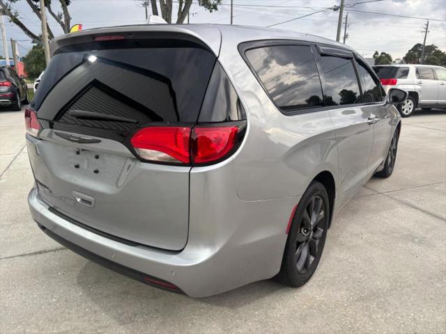 2020 Chrysler Pacifica Touring